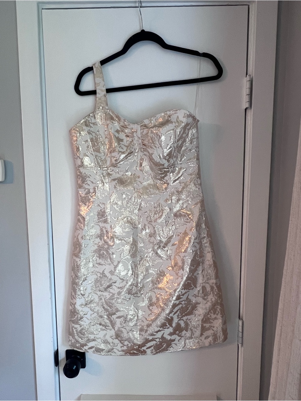 NWTGLAM by Glamorous Gold Floral Jacquard One-Shoulder Sleeveless Mini Zip M